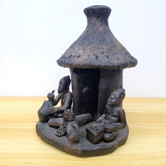 Rare Handmade African Village Scene Clay Sculpture – Hut & Figures - Picture 2 of 12